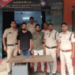 अपहरण कर बंधक बनाकर डकैती करने वाले दो आरोपी गिरफ्तार