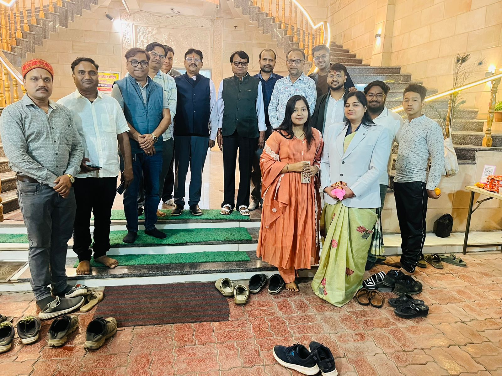 गणतंत्र दिवस की शुभ संध्या पर श्याम मनोहर मंदिर में न्यायाधीशों का श्रद्धामय आगमन