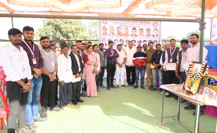 वरिष्ठ नागरिकों और पत्रकारों का सम्मान: संस्कारों की जड़ों और लोकतंत्र की आवाज को मिला सम्मान