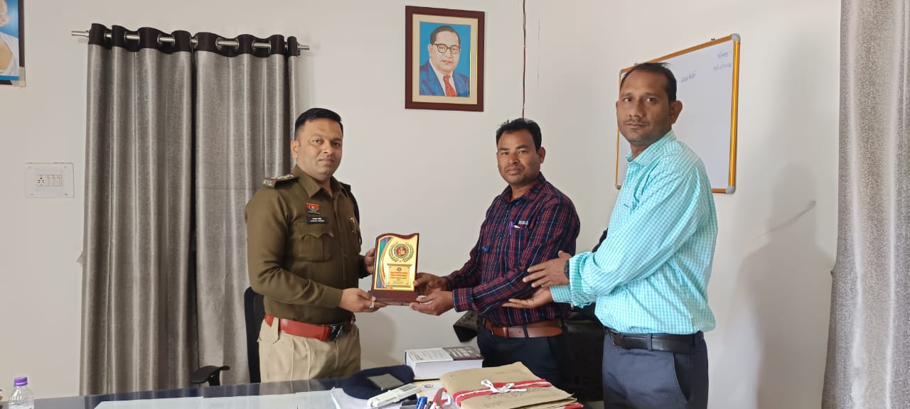 मस्तूरी थाना प्रभारी का सम्मान: प्रेस रिपोर्टर क्लब ने सराही सशक्त कानून व्यवस्था और जनसेवा की प्रतिबद्धता