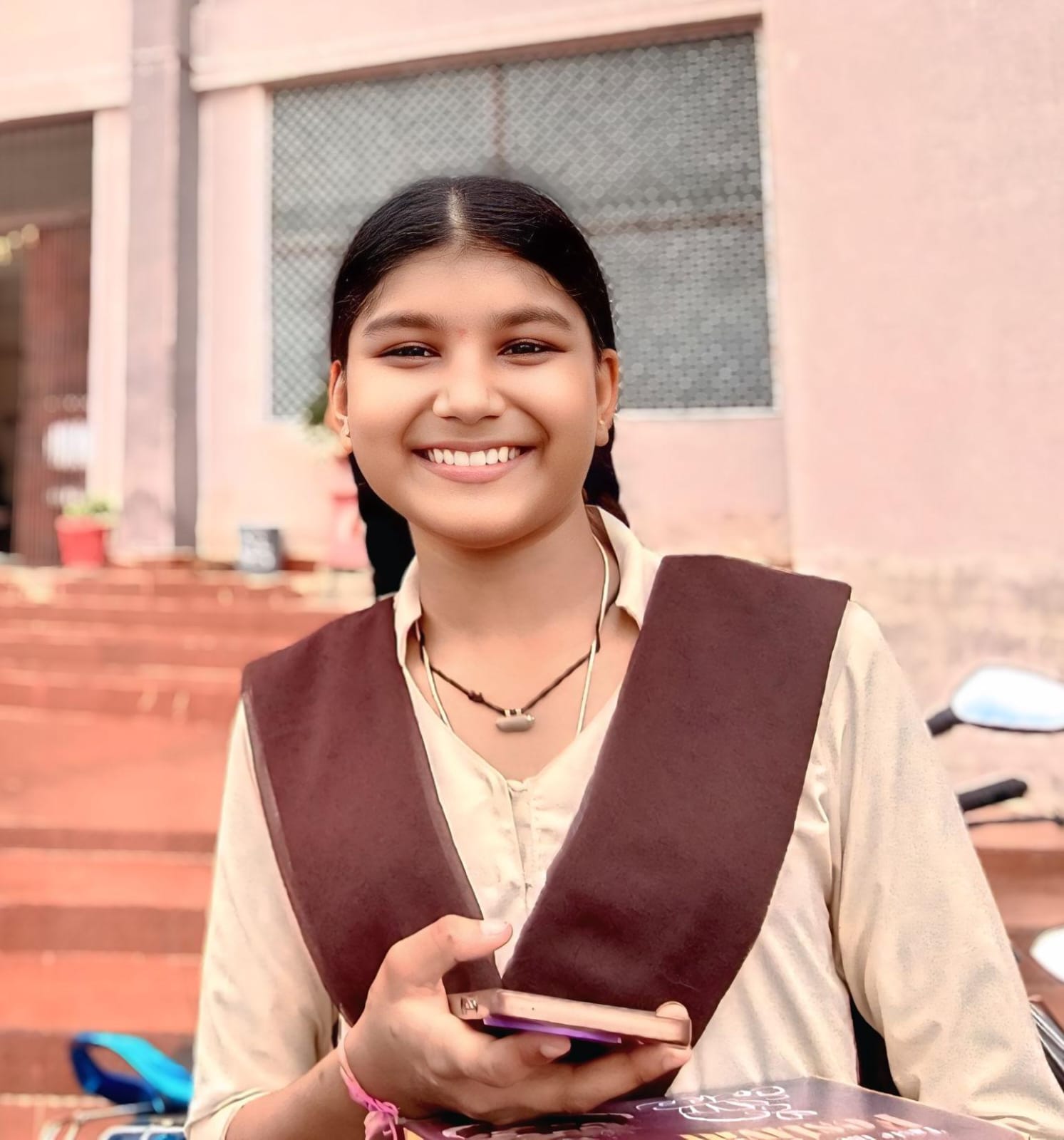रिवैल्यूएशन में चमकी सेमरिया की साक्षी कश्यप, 98 प्रतिशत अंकों के साथ CG Board Top-10 में बनाई जगह