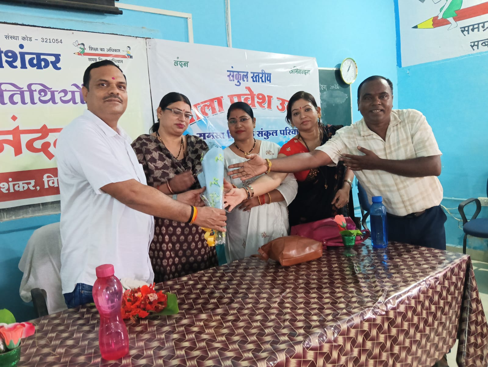 पोड़ीशंकर में संकुल स्तरीय शाला प्रवेशोत्सव एवं विदाई समारोह संपन्न, नवप्रवेशी विद्यार्थियों का हुआ स्वागत