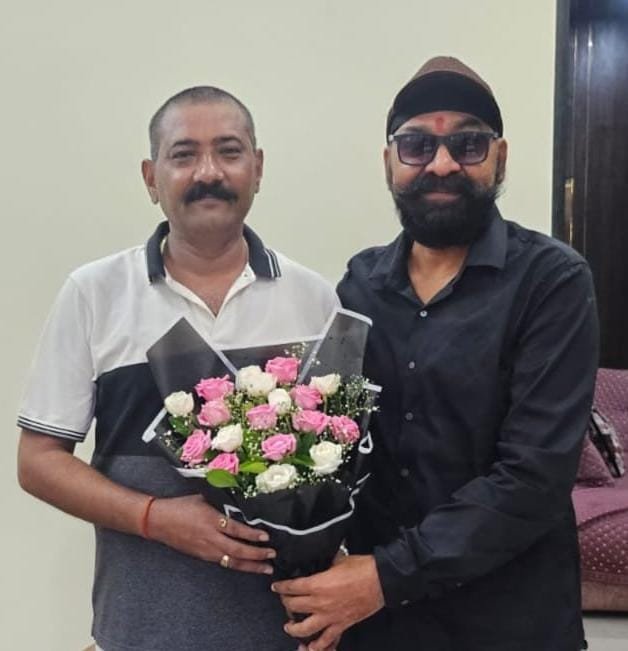 पूर्व नगर पंचायत अध्यक्ष सतनाम सिंह खनूजा ने पूर्व मंडी अध्यक्ष राजेंद्र शुक्ला को दी जन्मदिन की हार्दिक बधाई