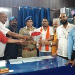 भाजपा पूर्व मंडल ने नवनियुक्त थाना प्रभारी से की शिष्टाचार भेंट