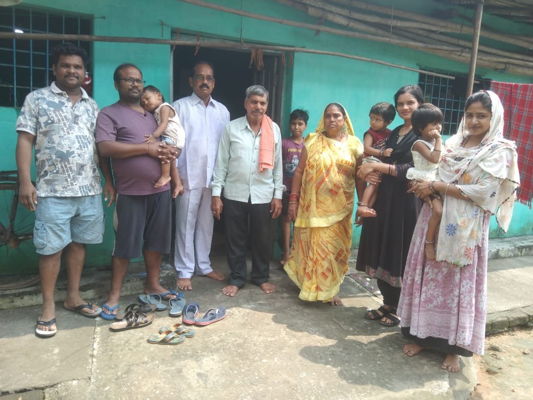 चपले मंडल के बूथ क्रमांक 1 में सामूहिक रूप से सुनी गई प्रधानमंत्री नरेंद्र मोदी की ‘मन की बात’