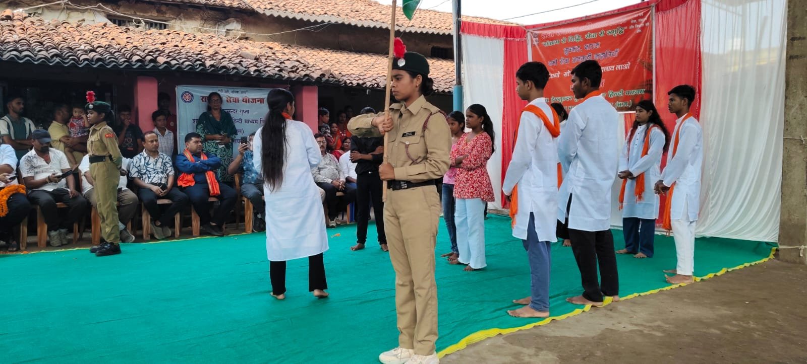 सेवा संकल्प अभियान के तहत विद्यार्थियों ने नुक्कड़ नाटक से दिया जागरूकता का संदेश