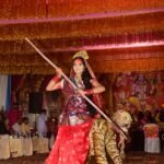 बचेली के दशहरा महोत्सव में देविका सैनिक की शानदार प्रस्तुति ने जीता लोगों का दिल